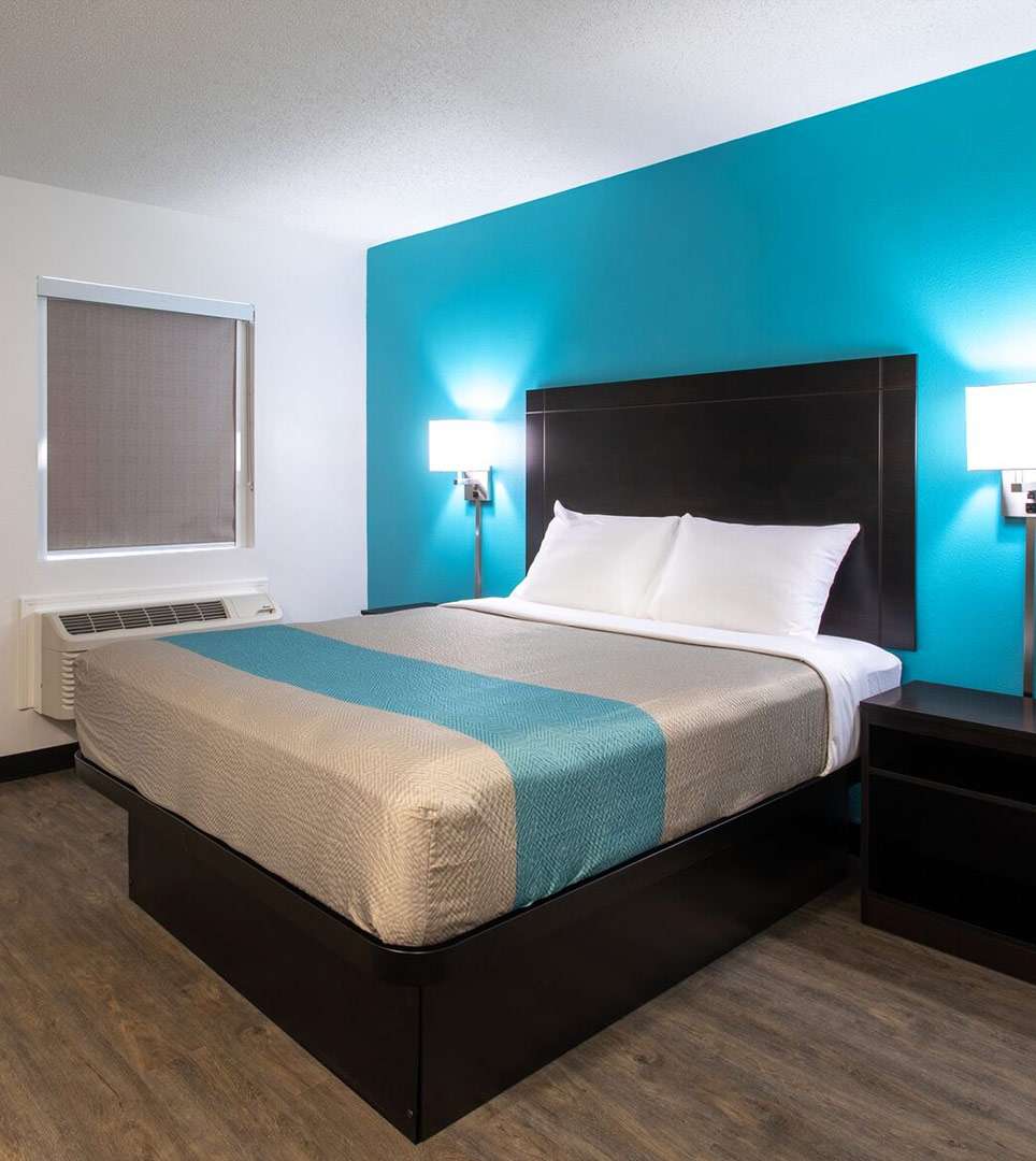 VIEW PICTURES OF OUR MODERN GUEST ROOMS AND AMENITIES AT OUR GREENVILLE, SC HOTEL
